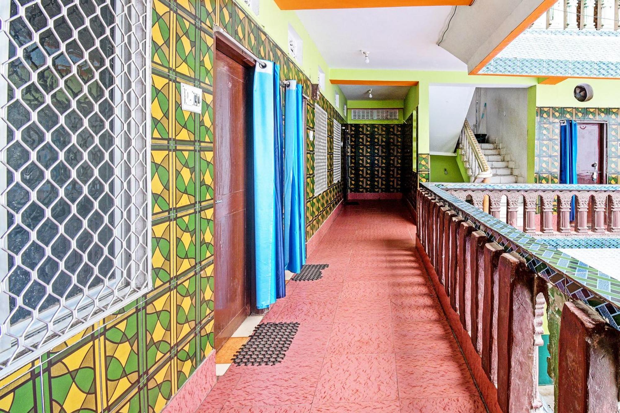 Hotel O Sri Ram Guest House Puri Esterno foto