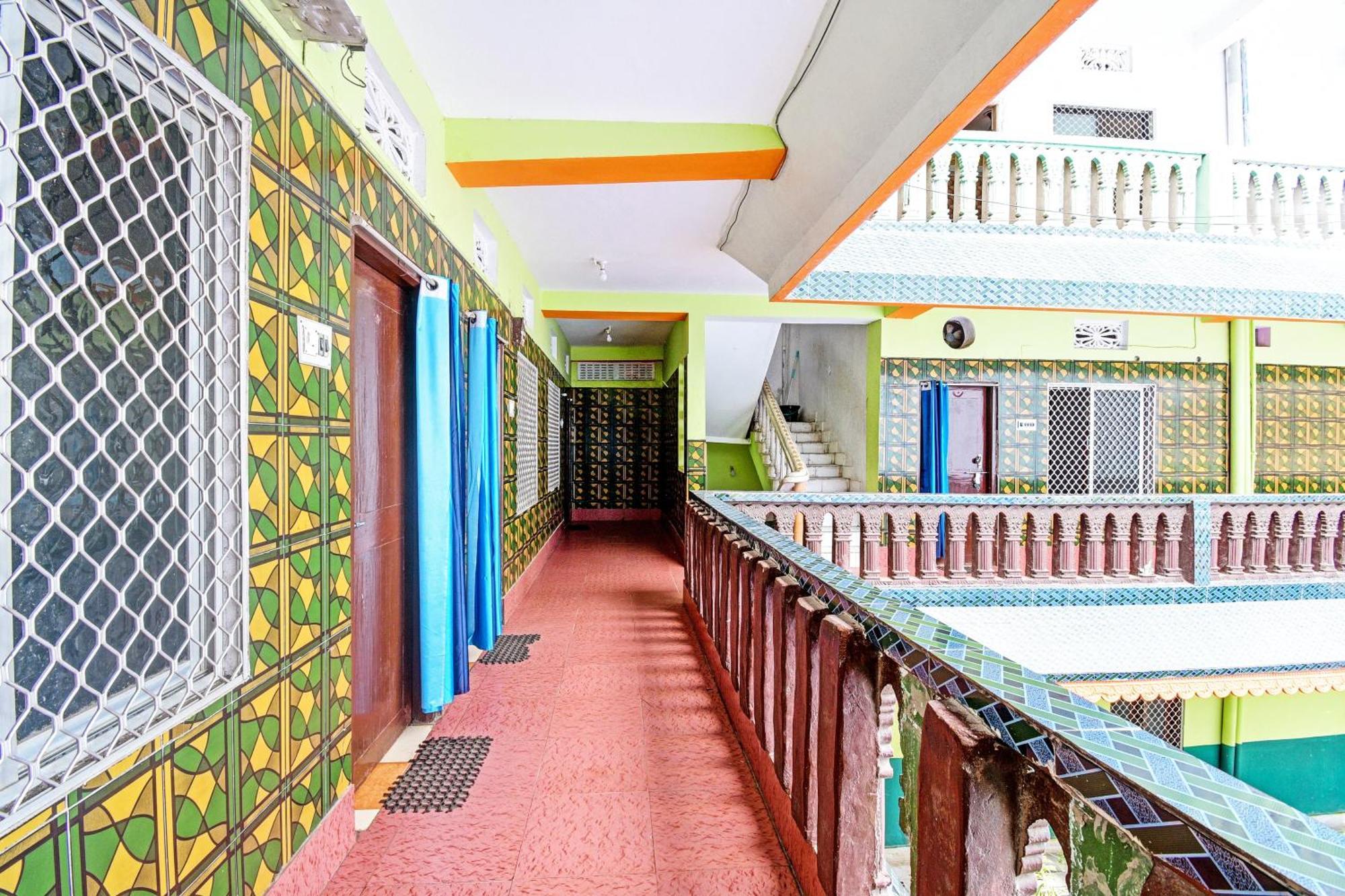 Hotel O Sri Ram Guest House Puri Esterno foto